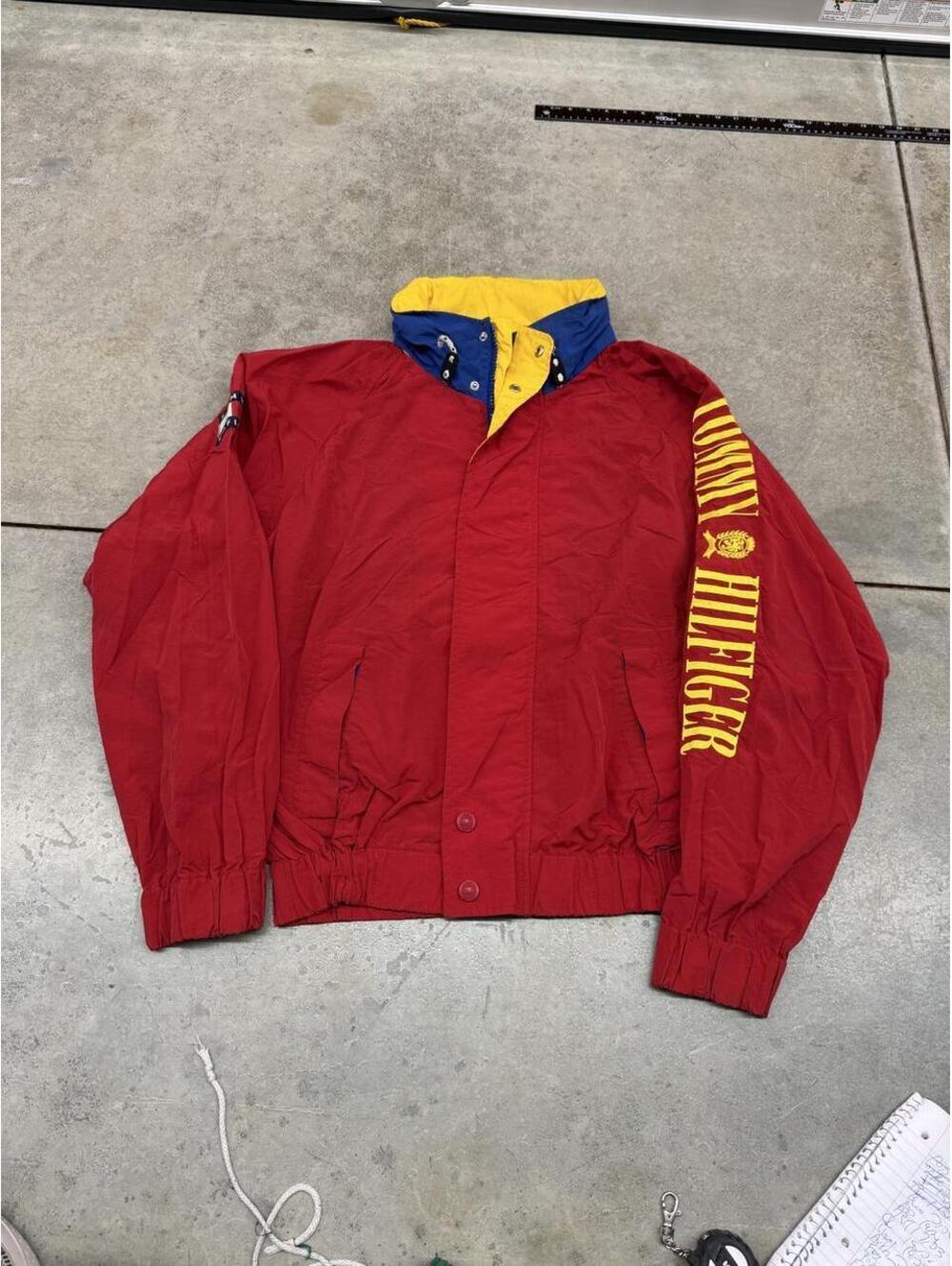 vintage tommy hilfiger red flag windbreaker jacket size medium